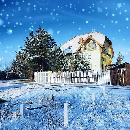 Zamkowisko فندق مبيت وإفطار غولوبي