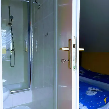 Zamkowisko Bed & Breakfast Golubie