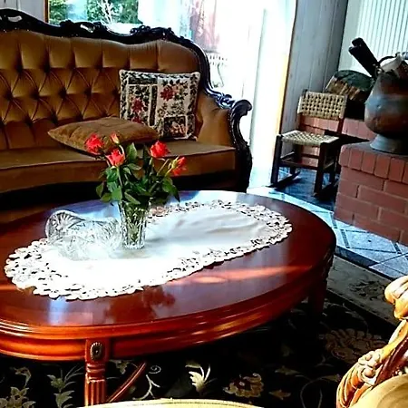 Zamkowisko Bed & Breakfast 3*