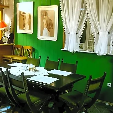 Zamkowisko Bed & Breakfast 3*